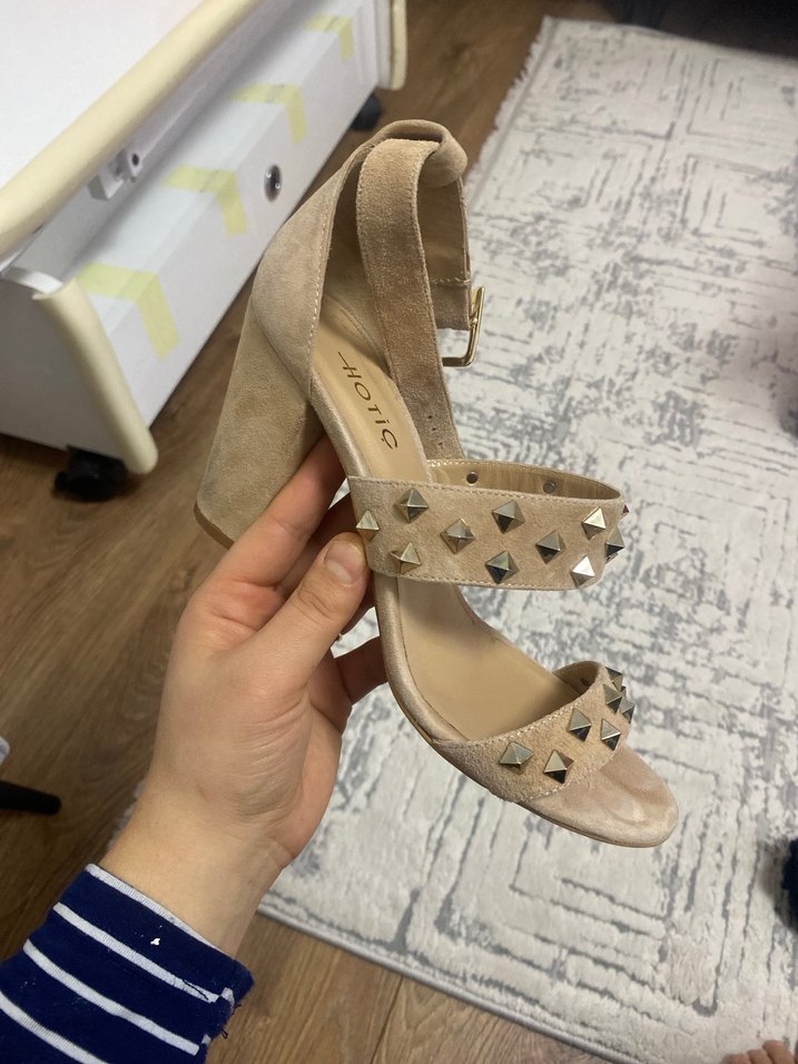 Bej Süet Zımbalı Kadın Topuklu Ayakkabı - Görsel 2