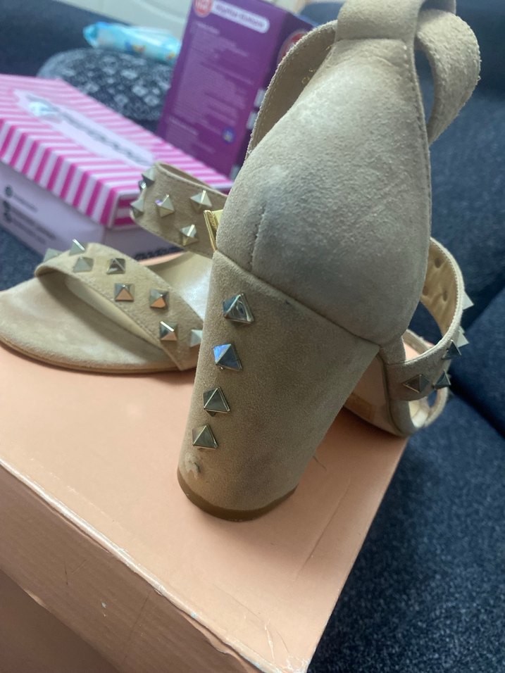 Bej Süet Zımbalı Kadın Topuklu Ayakkabı - Görsel 5