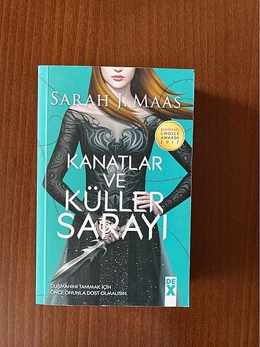  Sarah J Maas