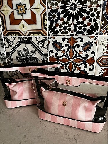 Victoria's secret makyaj çantası