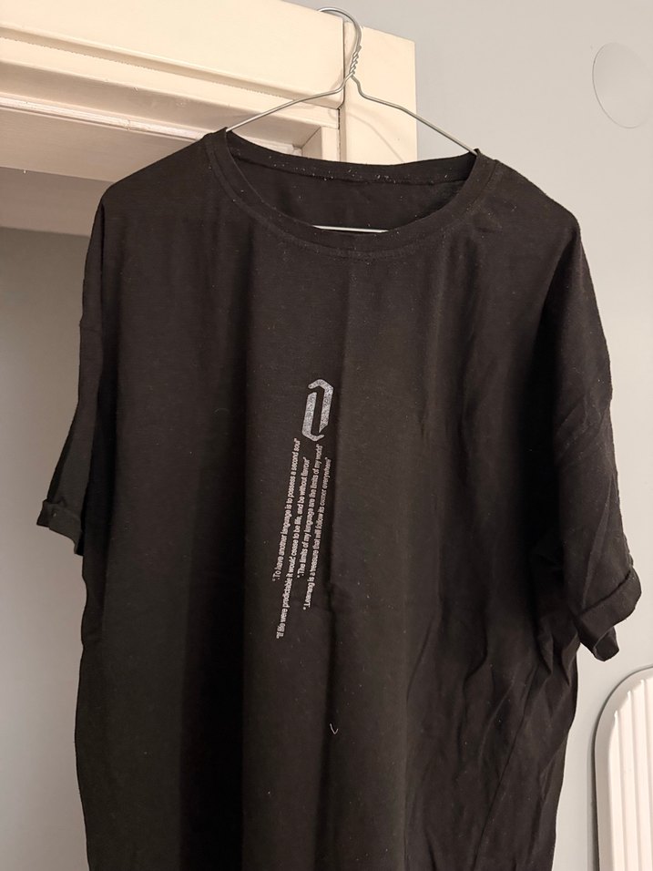 Erkek Siyah Baskılı Keten Tişört - Görsel 2