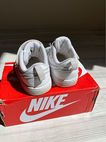 22 Beden beyaz Renk Nike çocuk ayakkabı