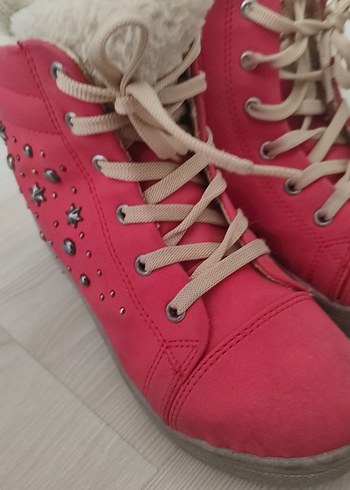 31 Beden Kız Çocuk Pembe Süet Kürklü Spor Bot