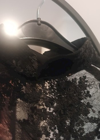 Dantel Detaylı Siyah Pelerin - Görsel 3