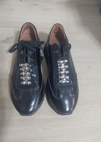 Parlak Siyah hakiki deri bayan ayakkabı - Görsel 4