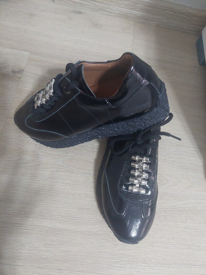 Parlak Siyah hakiki deri bayan ayakkabı - Görsel 3