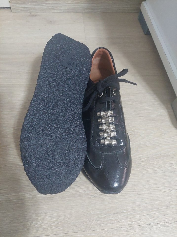 Parlak Siyah hakiki deri bayan ayakkabı - Görsel 2