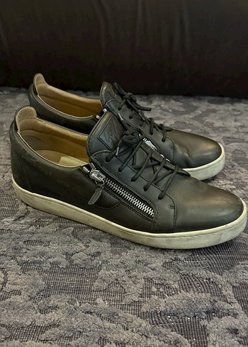 Giuseppe Zanotti ürünü