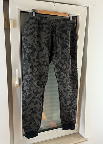 Nike Tech Kamuflaj Esofman Alti