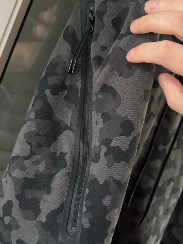 Nike Tech Kamuflaj Eşofman Altı — görsel 4/4