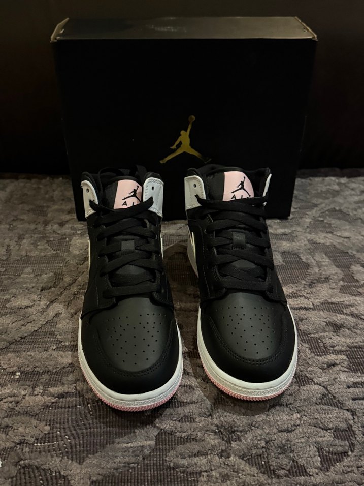 Nike Air Jordan 1 Mid Arctic Pink Black — görsel 2/9