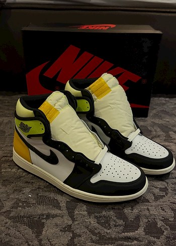 Nike Air Jordan 1 High Volt University