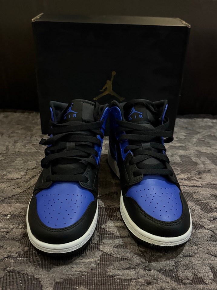Nike Air Jordan 1 Mid Hyper Royal — görsel 2/9