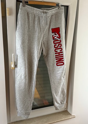 Moschino ürünü