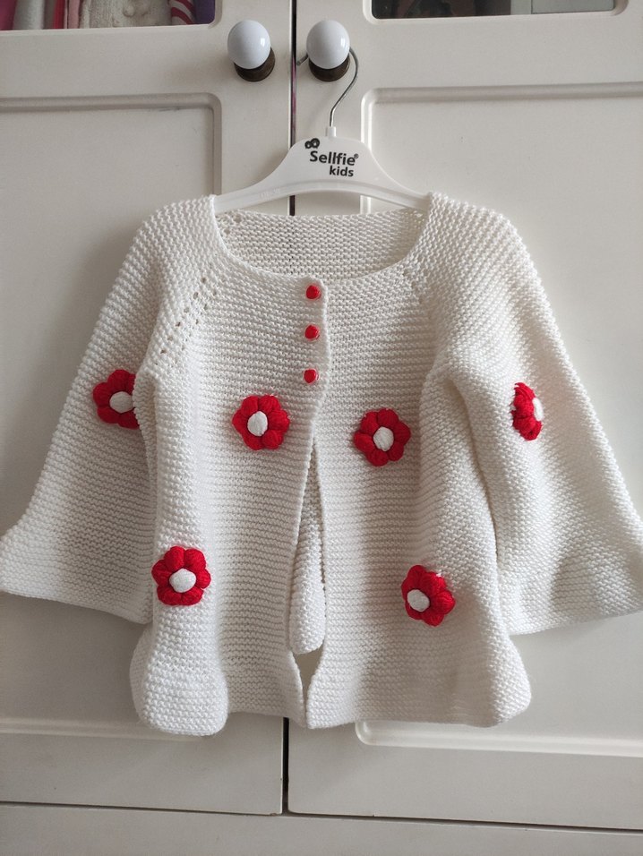 Kız Çocuk Beyaz Nakışlı Örgü Hırka - Görsel 3