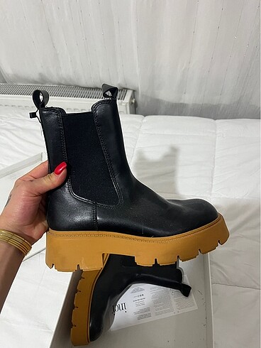 Mango Çizmee