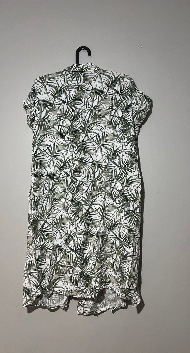 Düğmeli V Yaka Yeşil diz boyu yazlık elbise - Görsel 4