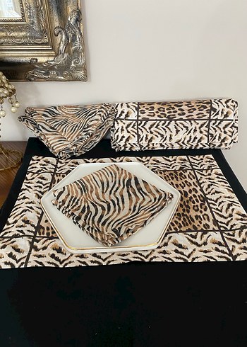 Sıfır Karaca home 12 kişilik 25 parça Leopar Desenli masa örtüsü - Görsel 2