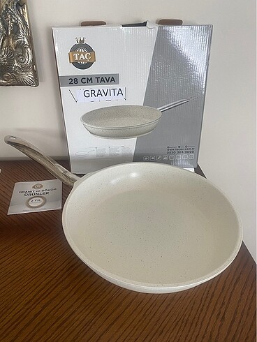 Sıfır Taç 28cm döküm tava