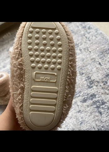 Kızlar için Bej Kürklü Sıcak Panduf - Görsel 3