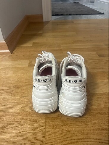 Bershka Bershka Hello Kitty Sneaker