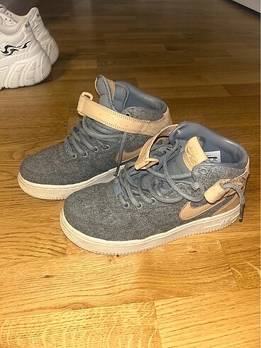 Nike bilekli ayakkabı