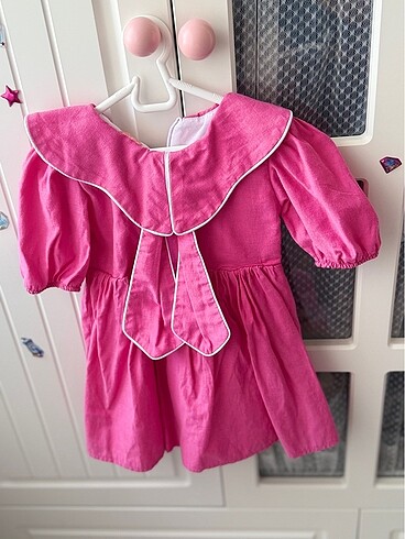 Pembe elbise