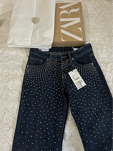 Zara orta bel taşlı jean