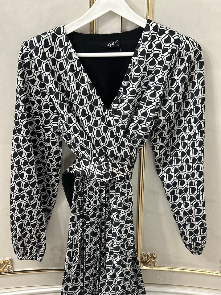 Drapeli V Yakalı Uzun Kadın Elbise - Görsel 2