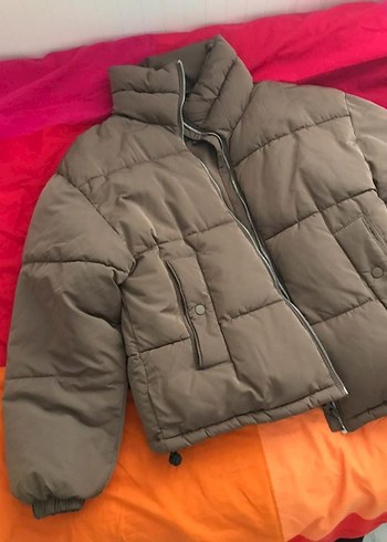 Bershka Kahverengi Kapitone Fermuarlı Kadın Mont