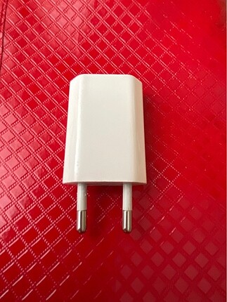iPhone şarj aleti