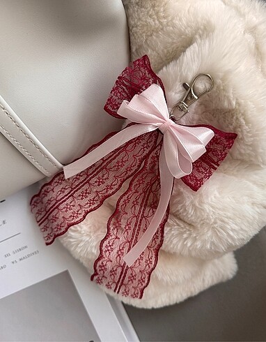 Diğer Coquette Pinterest bordo 3 fiyonk çanta charm anahtarlık