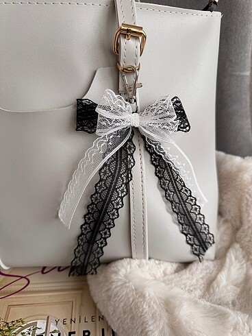 Coquette black white fiyonk çanta charm anahtarlık