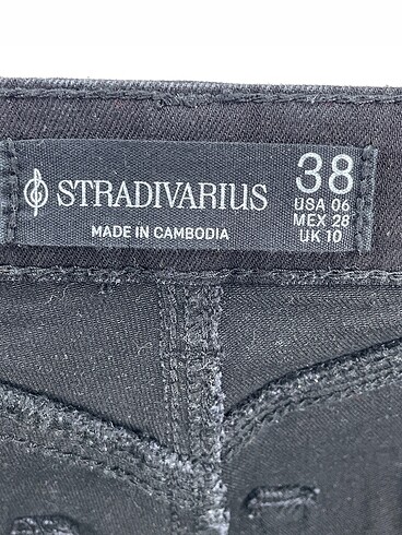38 Beden siyah Renk Stradivarius Jean / Kot %70 İndirimli.