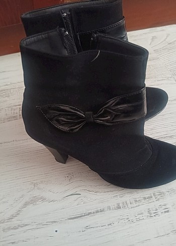 Siyah Süet Topuklu Kadın Bot - Görsel 2