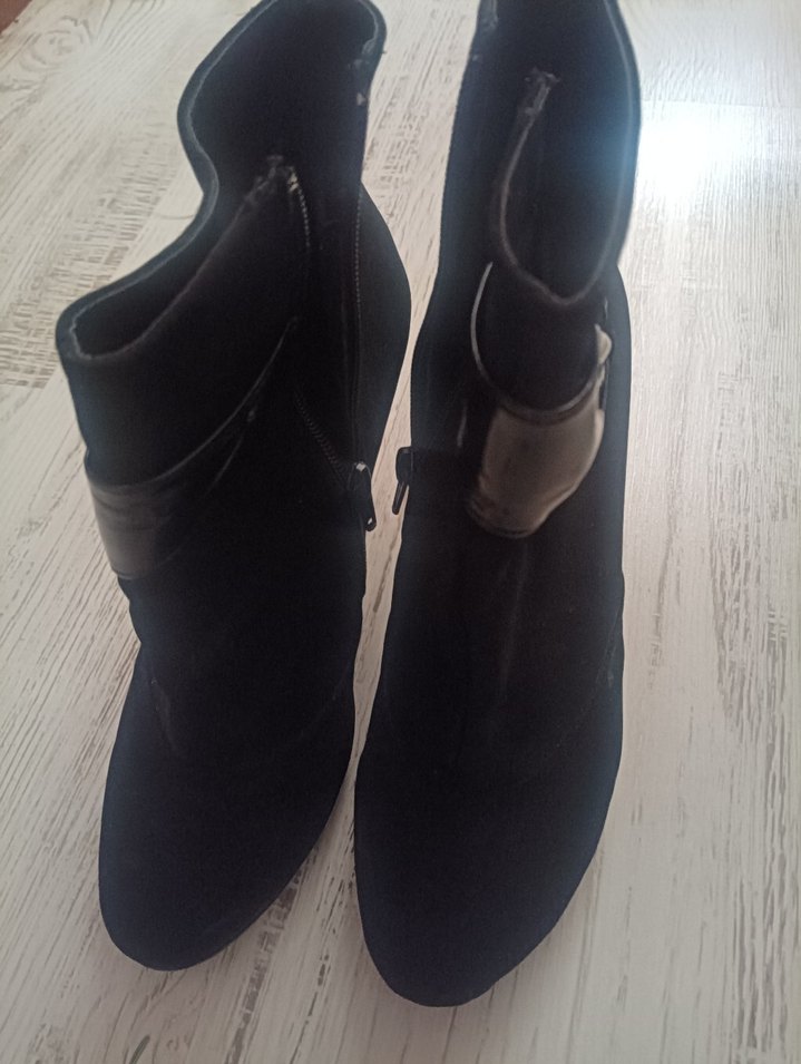 Siyah Süet Topuklu Kadın Bot - Görsel 3