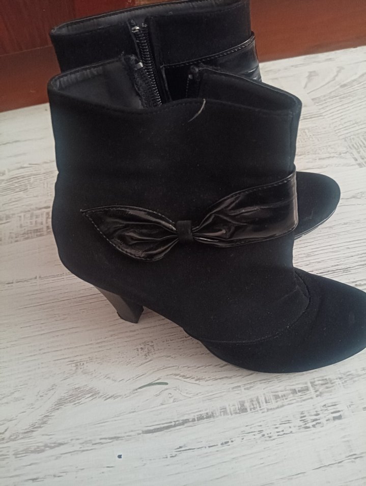 Siyah Süet Topuklu Kadın Bot - Görsel 2