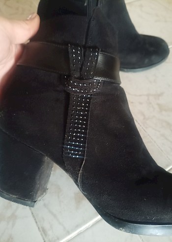 Siyah Süet Kalın Kısa Topuklu Kadın Bot - Görsel 2