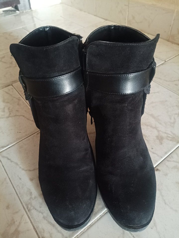 Siyah Süet Kalın Kısa Topuklu Kadın Bot - Görsel 3