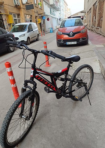 Siyah kırmızı büyük bisiklet - Görsel 2