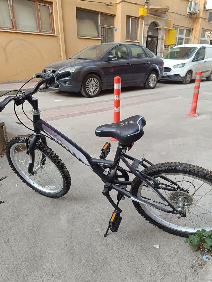 Mor Siyah Renkli Çocuk Bisikleti - Görsel 5