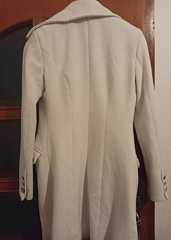 Düğmeli Beyaz Kadın Kaban - Görsel 4