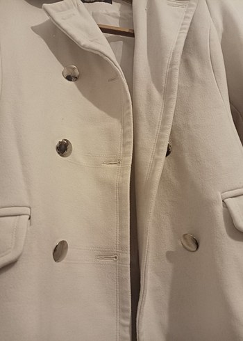 Düğmeli Beyaz Kadın Kaban - Görsel 2