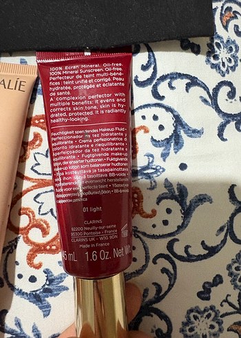 YSL Makyaj Çantası, Clarins BB Krem SPF25 ve Caudalie Vinocrush - Görsel 4