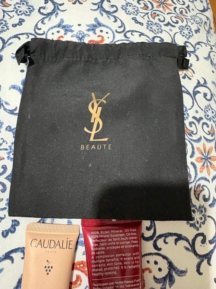 YSL Makyaj Çantası, Clarins BB Krem SPF25 ve Caudalie Vinocrush - Görsel 3