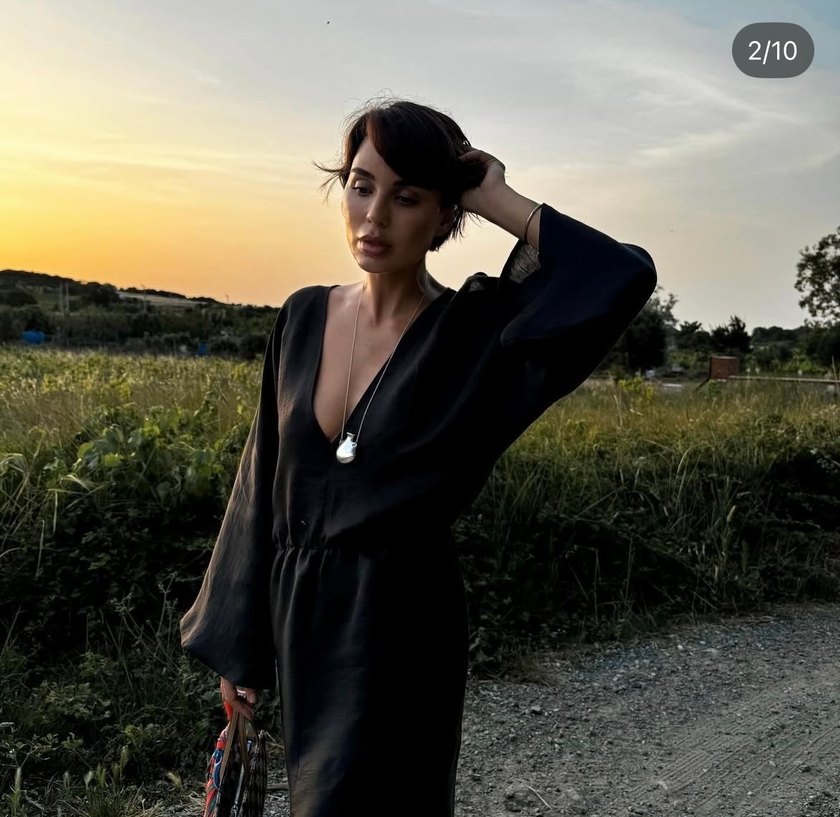 Beauty Omelette Uzun Siyah V Yaka Elbise - Görsel 3