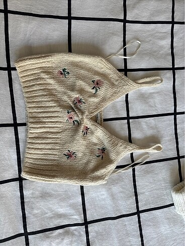 m Beden beyaz Renk Pull and bear crop yazlık