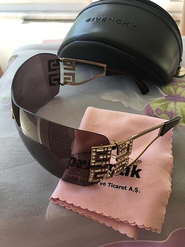 Givenchy Güneş Gözlüğü