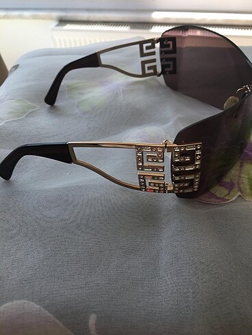 Beden Givenchy Güneş Gözlüğü