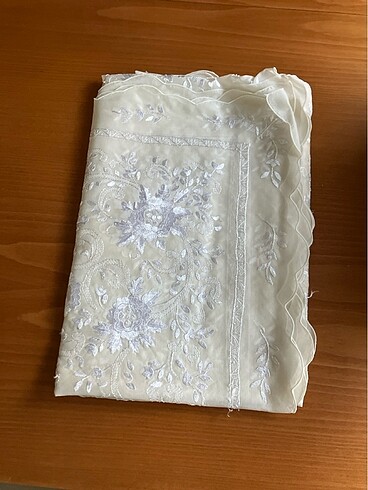 Çeyizlik Dantel Masa Örtüsü